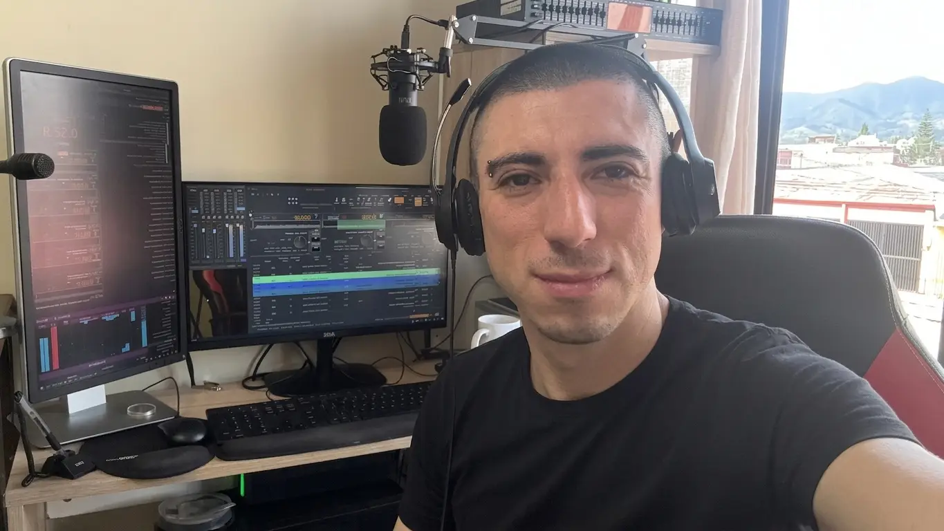 Oscar Solano Cordero locutor costarricense profesional