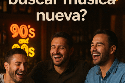 Tres hombres en sus 30s riendo en la barra de un hotel mientras suena música pop de los 90s y 00s